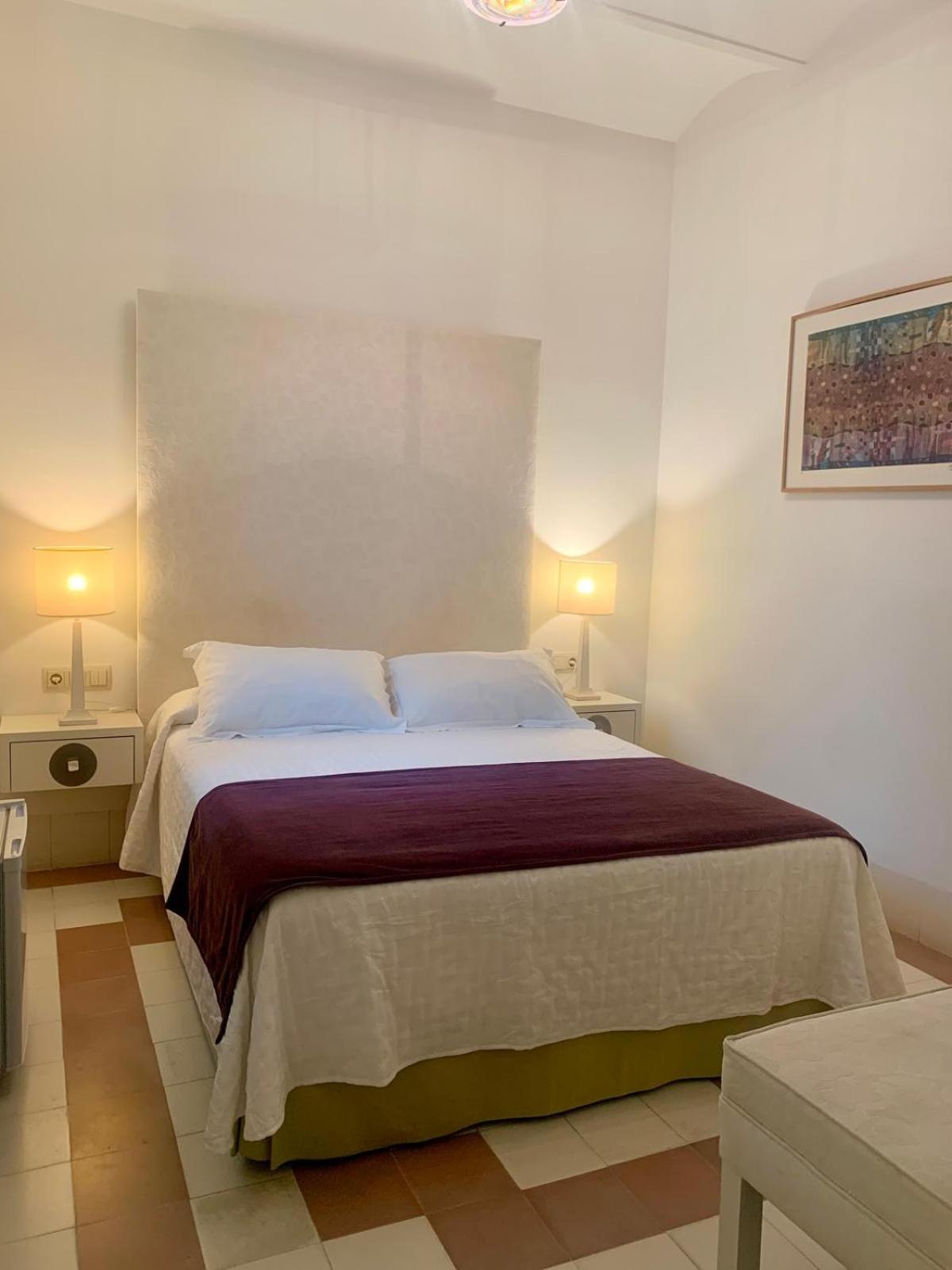 Hostal Casa Alborada โกนิล เด ลาฟรอนเตรา ภายนอก รูปภาพ