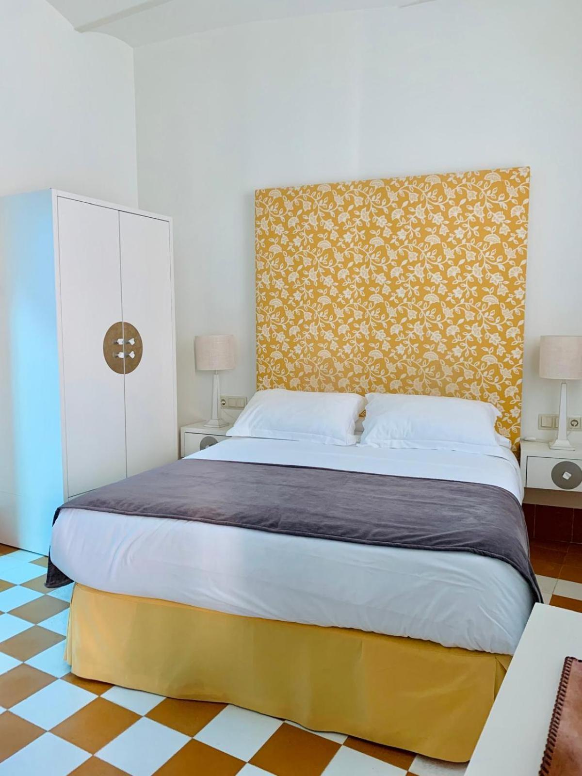 Hostal Casa Alborada โกนิล เด ลาฟรอนเตรา ภายนอก รูปภาพ